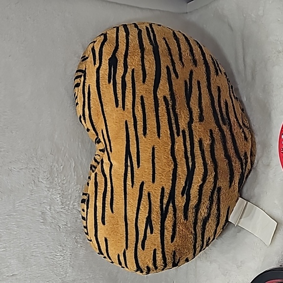 Valentine's Day Wild Thing Pillow. 23" L x 15" H x 4½" W. NWT - Picture 4 of 7